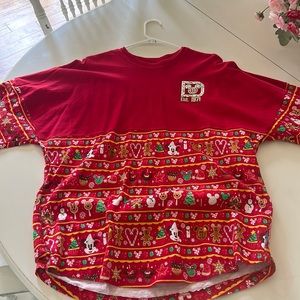 Walt Disney World Christmas spirit Jersey size medium EUC ❤️